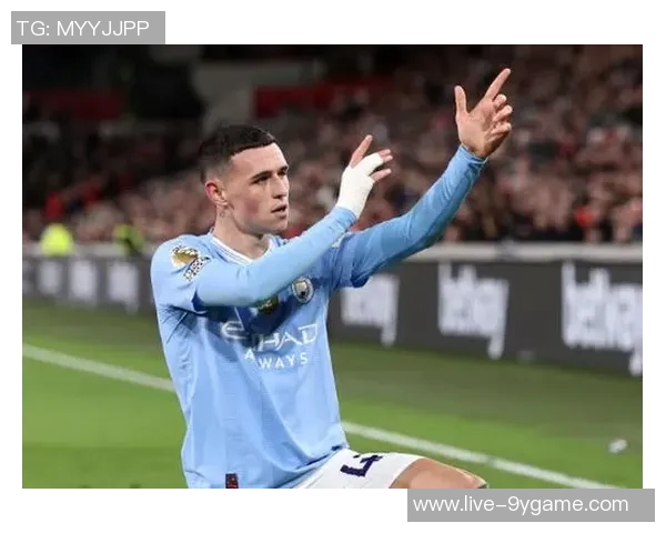 曼城新赛季全家福展现团结精神瓜帅领衔福登与B席并肩作战