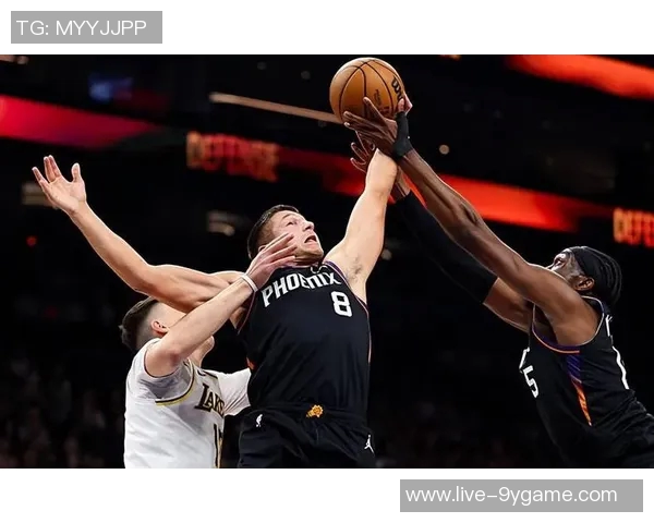 阿德巴约表现低迷10投仅中3全场仅得6分14篮板4助攻1断1帽